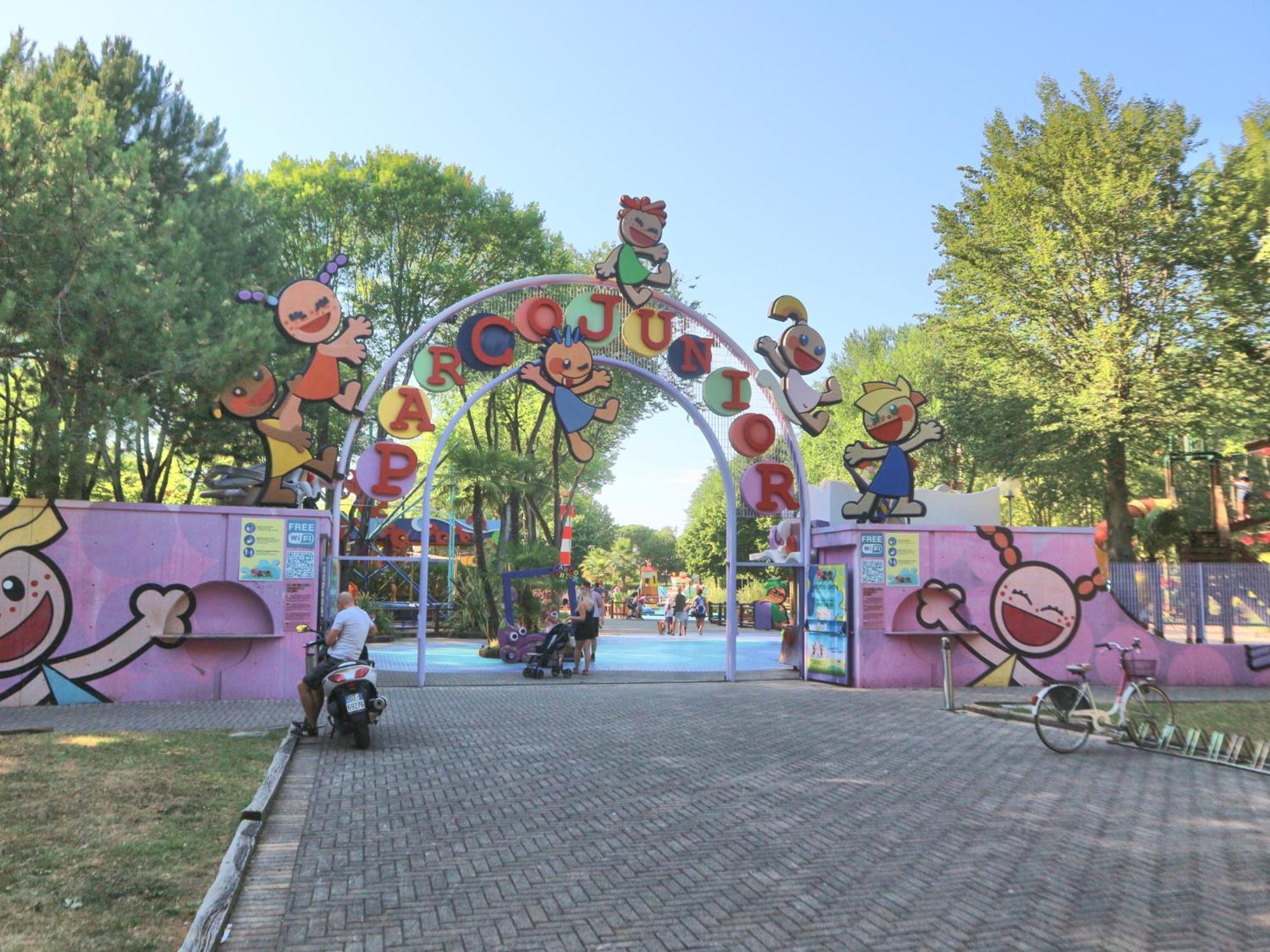 Casa Marina Lägenhet Lignano Sabbiadoro Exteriör bild