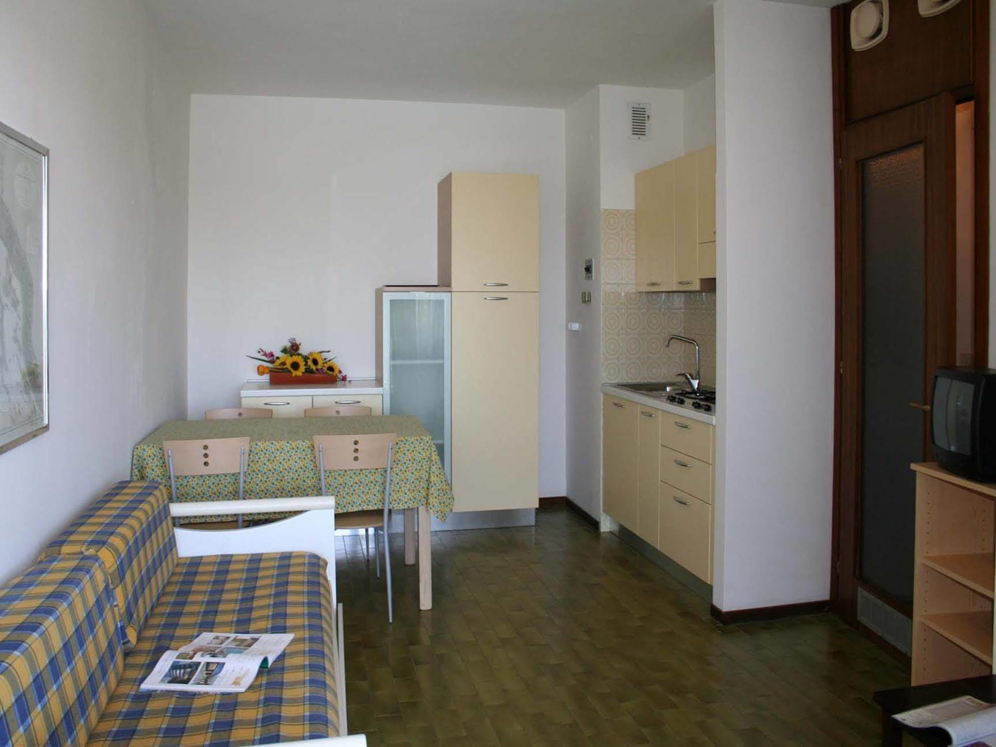 Casa Marina Lägenhet Lignano Sabbiadoro Exteriör bild